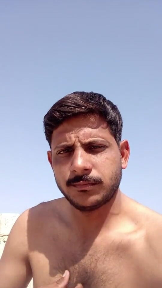 FuffguLouth: Un bărbat frumos care își masturbează corpul în Sunshine