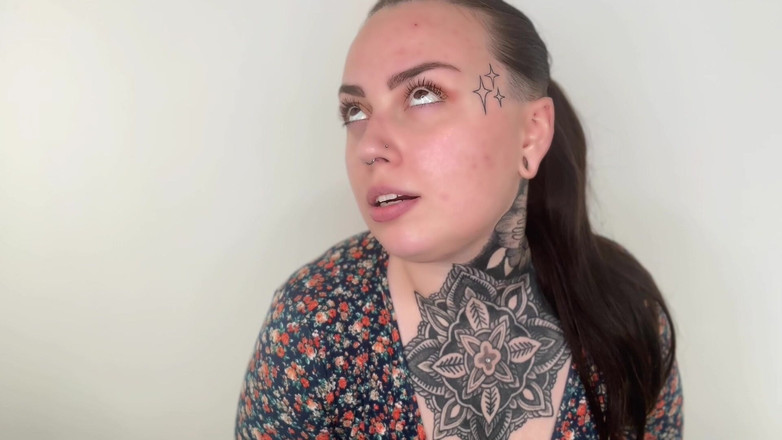 Miss Valentina: VELKÉ ČERNÉ Péro vs drobný bílý pták