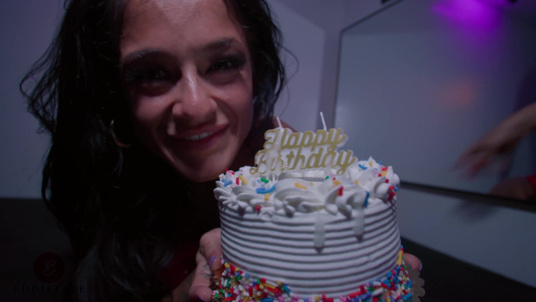 Eddie Jaye: Ryan Reids Birthday Smash