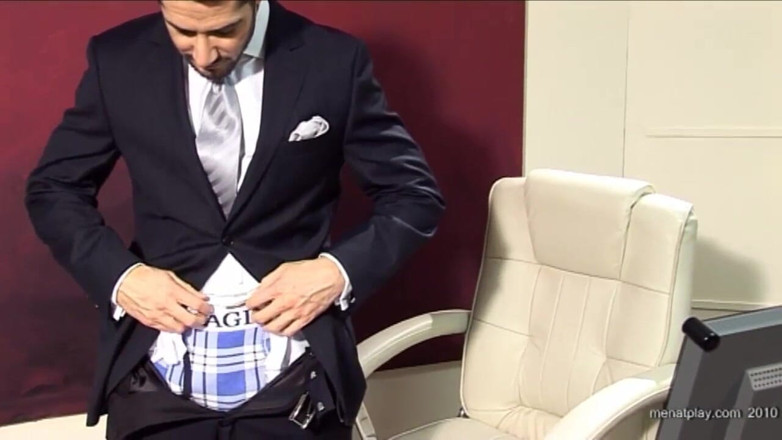 MenAtPlay: Dean Monroe: Bire Bir