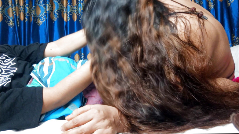 Shahinbd: Bini kawan menghisap batang saya, bhabhi mula menghisap batang saya...