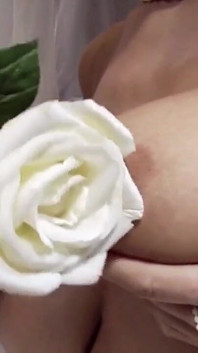 Un secret : le jour de mon mariage, j'ai trompé mon mari avec son demi-oncle à grosse bite me faisant jouir
