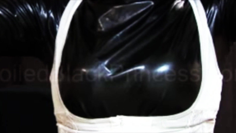 The Goddess Simone: 데님 카키 숭배의 Latex