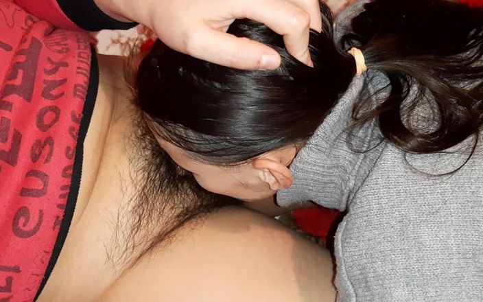 Lesbian-illusion: M-am masturbat, dar colega mea de cameră m-a ajutat să...