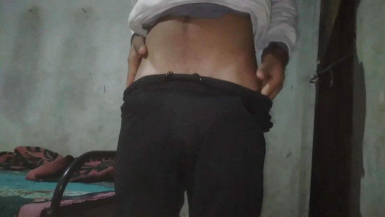 PWeggto wav: Chàng trai đại học 18 tuổi thủ dâm.