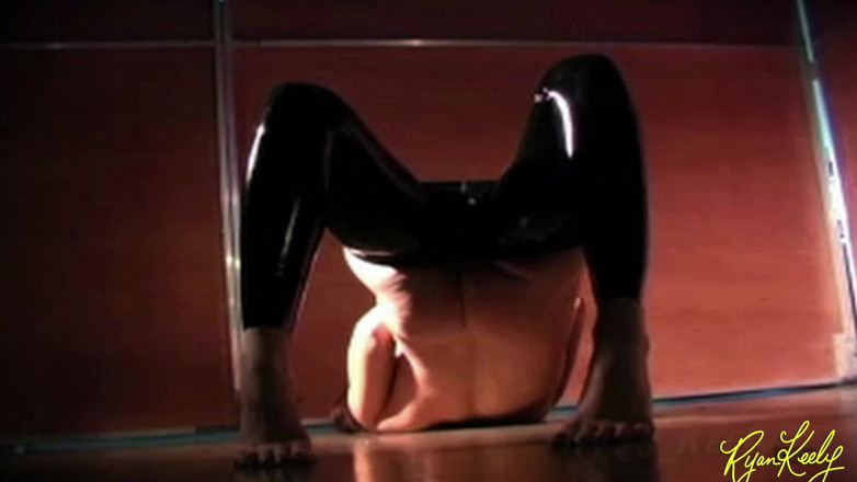 RyanKeely: मतलब लेटेक्स में - विंटेज दृश्य - ryan keely