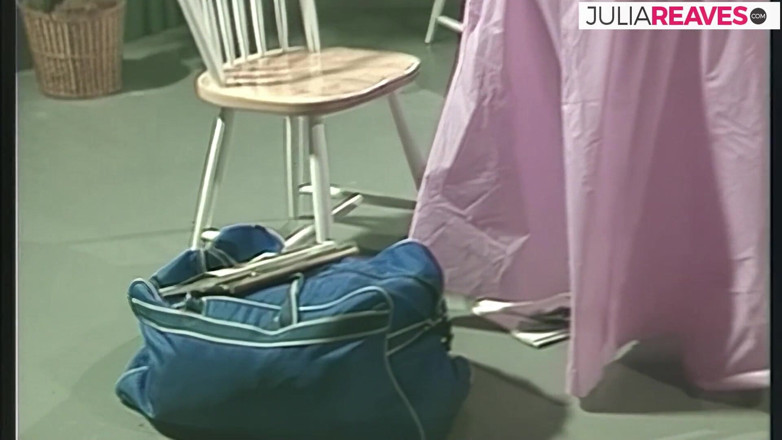 Retro German Amateurs: Une lesbienne excitée gémit en se faisant lécher la chatte...