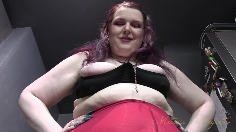 Mxtress Valleycat: Beneath My Heel