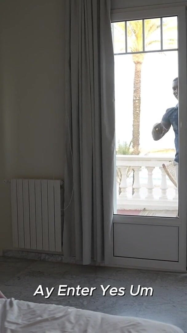 XanderBlackx: Eu fodi minha amiga brasileira gostosa em uma vila na...