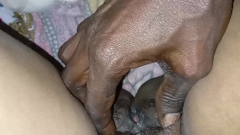Bengaliauntykichut: Increíble dentro del coño negro follando de la esposa del...