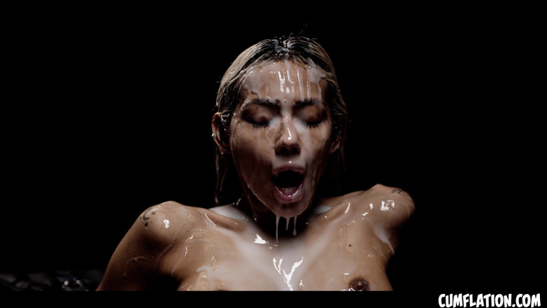 Cumflation: Gozada em Emiri Momota
