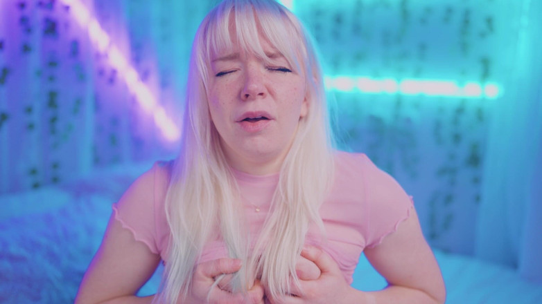 Jolie Lyon: Padrastro se pone duro con mi novio, luego me lleva