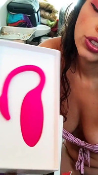 Mostrando tutti i miei miei giocattoli sessuali