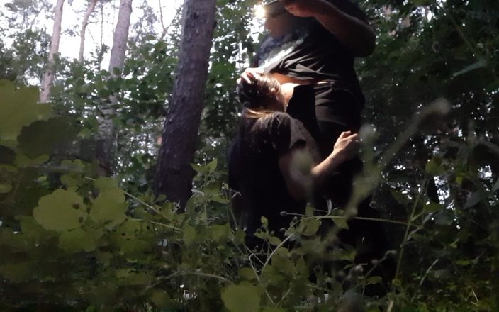 Lesbian-illusion: Я трахаю свою сводную сестру в рот в лесу, чтобы ее бойфренд не поймал нас
