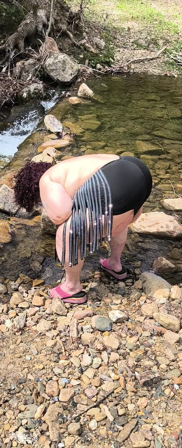 HerculesnVENUS: Ada orang asing yang menonton adakah awek liar ini kencing?