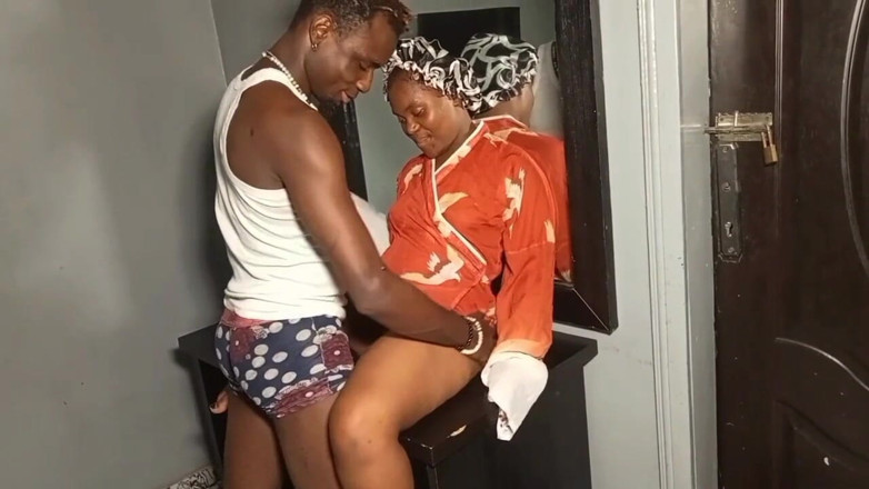 Ebony juicybutt: Fuck My Bum Bum