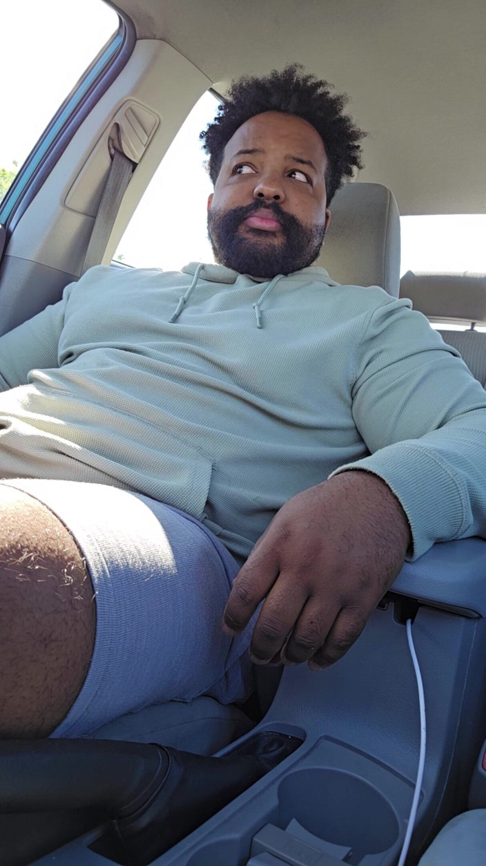 Eddie V 's solo strokes: Car Jerk Before the Gym!