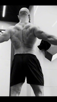 200 Lbs. Not an Ounce of Weakness