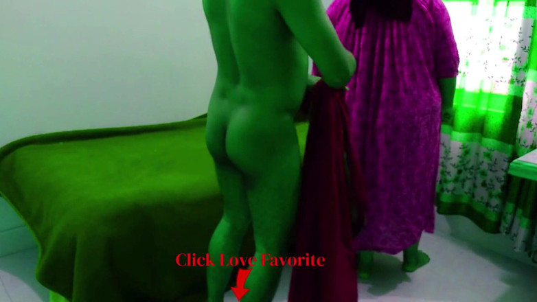 Aria Mia: 当Kacha不在家时，我就狠狠地操我的继阿姨