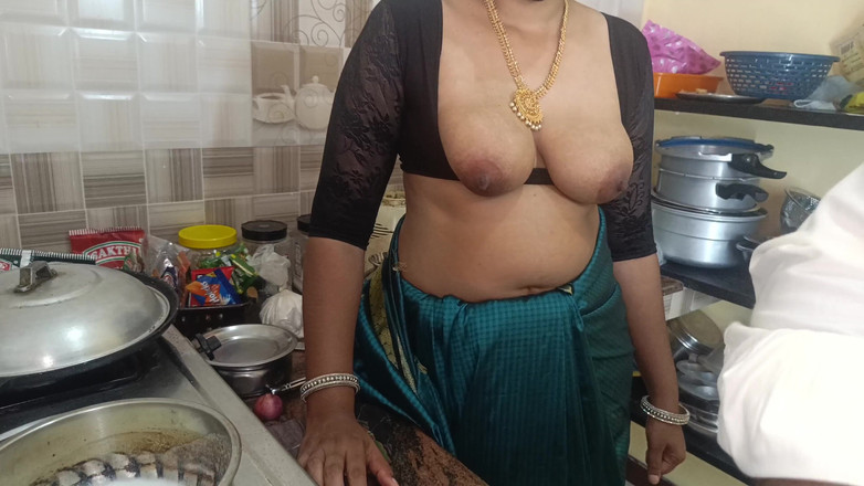 Wonder: Домогосподарка трахається на кухні