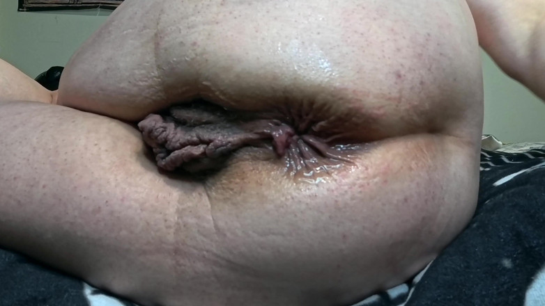 LunaXscorpia: Dildo fragola enorme nel culo grosso: profonda cavalcata anale e...