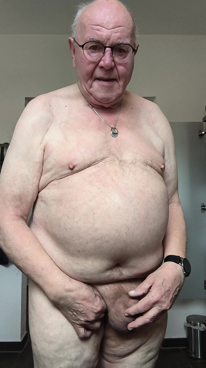 Karlchengeil: After Shower Again