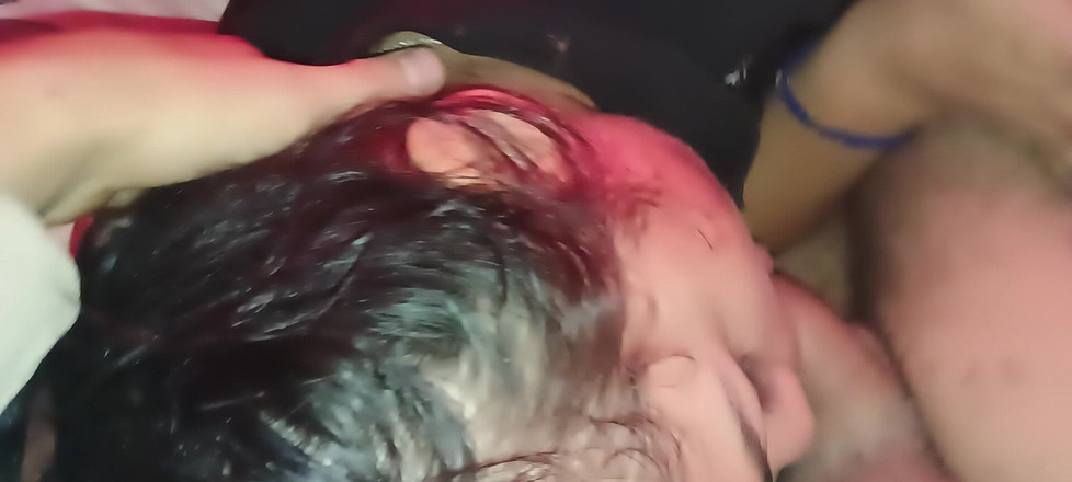 Ionut899: Bố dượng lấp đầy miệng tôi mỗi ngày