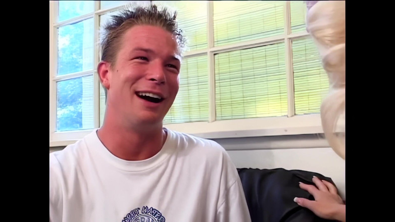 Pornobello: निकोल मूर: एक बड़े मुर्गा के लिए एक सींग का बना हुआ एमआईएलए रानी