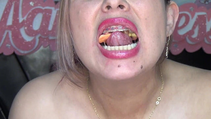 Angel eyes studio: 我吞下整个大披萨