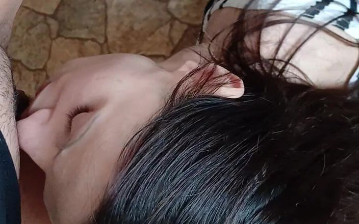Lesbian-illusion: 이웃 부엌에서의 빠른 섹스