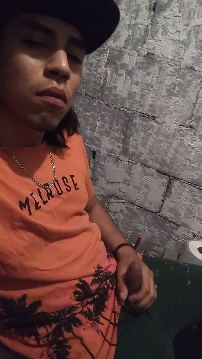 AlexAlejandro13: Anh chàng dâm dục này muốn quan hệ tình dục