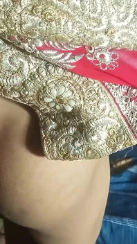 Después de tener sexo con su marido, Bhabhi fue a la habitación de su cuñado y le follaron el coño