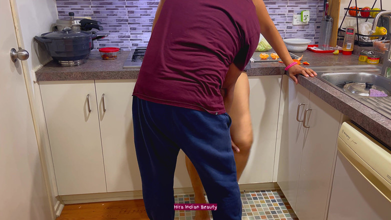 Hot 365 Entertainments: Lungi Cosplay Sex - Comiendo El Coño De Mi Mucama - Intenso...