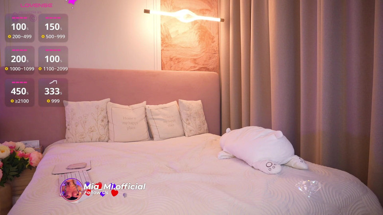 Mia_Milana: Escolha qual vibrador vai me foder