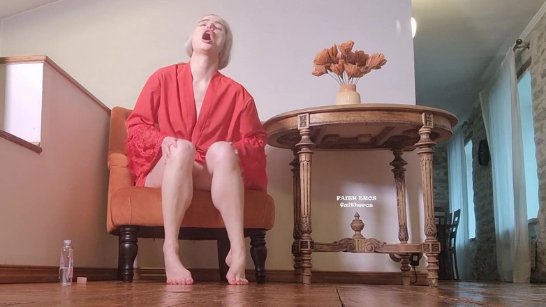 Faith Eros: Scratchy