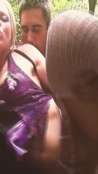 Scenă de lenjerie și sex -3_trio de îngeri sexy în lenjerie care fac sex la țară în orgie