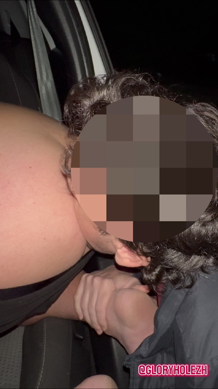 gloryholezh: Zadek ready zezadu na cestovním místě sněden a vystříkaný sexy...