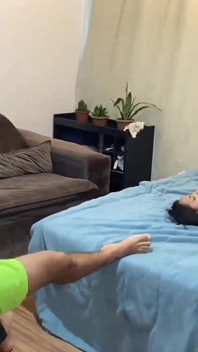 Aboneden sadece böyle hissetmesi üzerine, onu biraz katılmaya çağırdık.