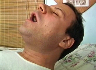 Happy Ending: Grande culo milf consigue follada después de oral en 69 pose