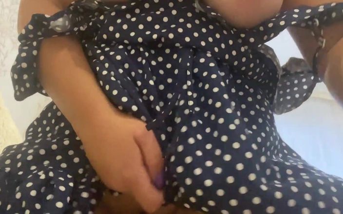 Lux Eva: Con đĩ eva thích vui vẻ với âm hộ của cô ấy