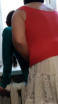 Dua gadis kampus lesbian kepergok sama gurunya sendiri