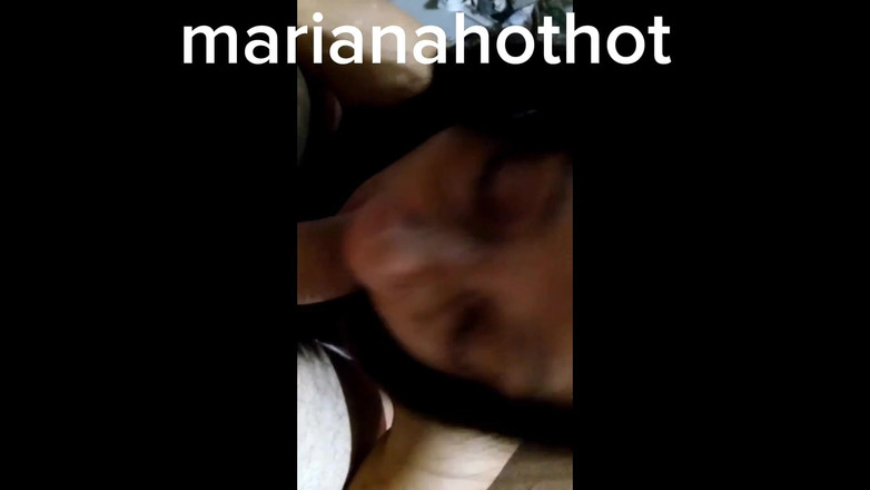 Marian sofar: Marianahothot polyká ptáka při rozhovoru s lidmi