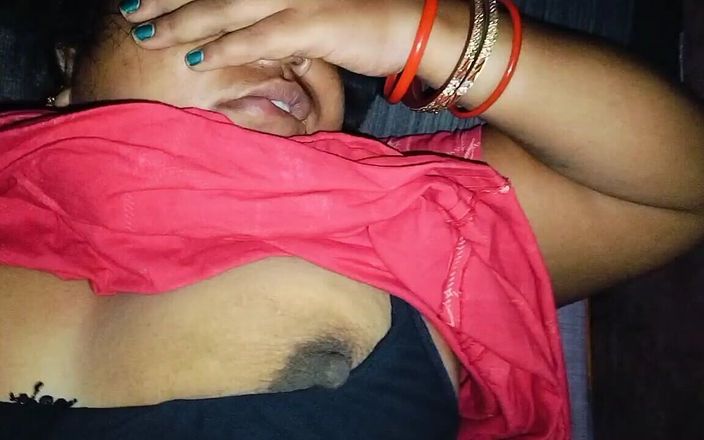 Hot bhabi: Tik tok kraliçesi gece yarısı sikişme havasındaydı... Aman tanrım çok büyük...