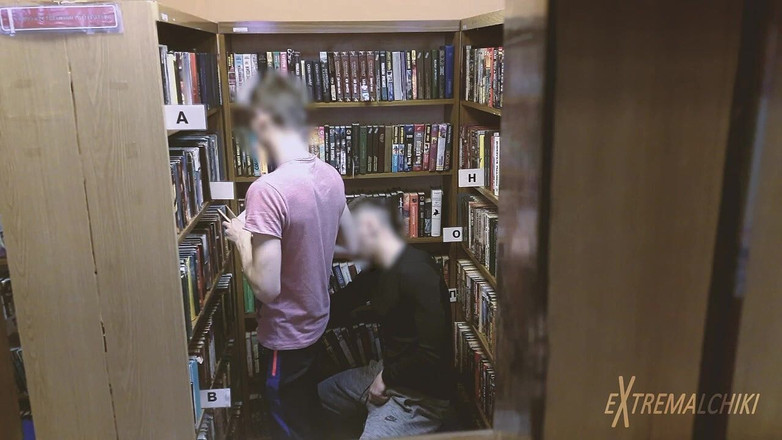 Extremalchiki: Ngentot di perpustakaan