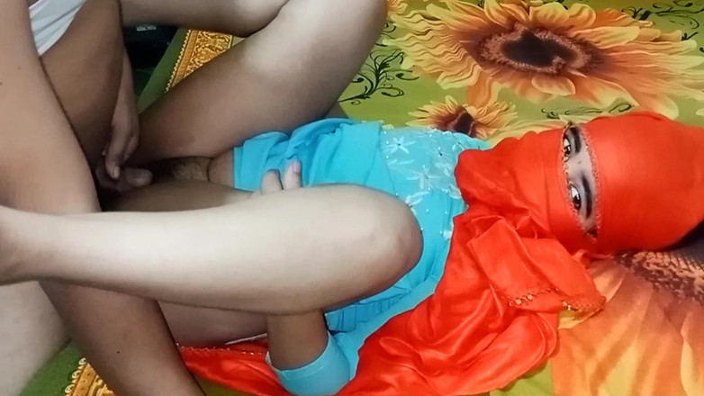 ValuableBridge1: La ragazza è completamente inquieta per il sesso