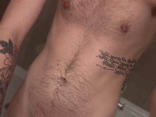 Ryan Cauthon: Bwc getatoeëerde solo masturbatie met overal dik sperma