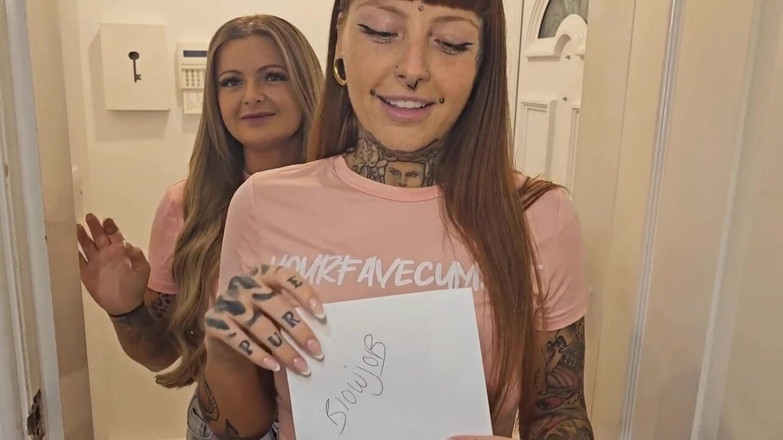 Yourfavecumslut: Dali jsme novým sousedům welcum dárek!