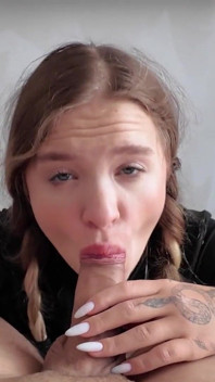 Fantastisk sensuell avsugning - enormt spermasprut med min tunga