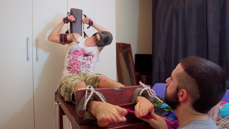 PSM Tickling Network: Tommaso bị giam giữ - bản sửa lại