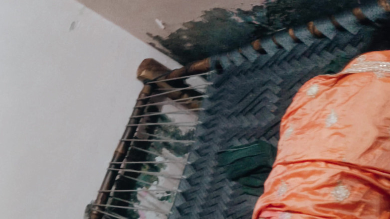 Abcdmasti: Memberikan detik kepada abang tiri di Holi